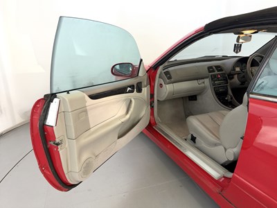 Lot 186 - 2000 Mercedes-Benz CLK320