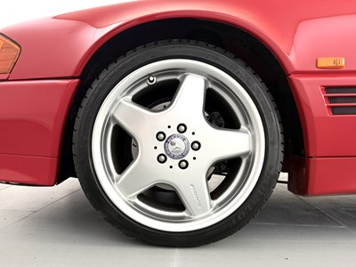 Lot 1992 Mercedes-Benz 500SL