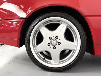 Lot 1992 Mercedes-Benz 500SL