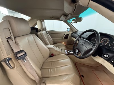Lot 1992 Mercedes-Benz 500SL