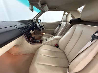 Lot 1992 Mercedes-Benz 500SL