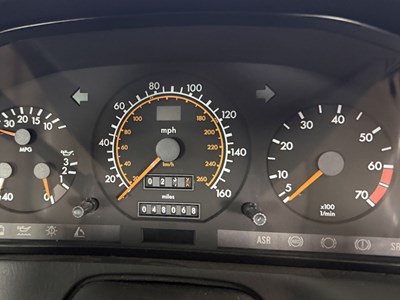 Lot 1992 Mercedes-Benz 500SL