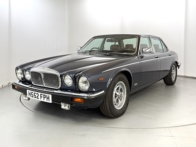 Lot 35 - 1990 Daimler Double-Six