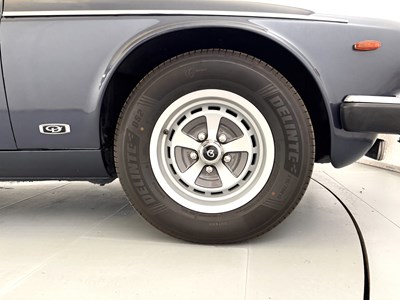 Lot 35 - 1990 Daimler Double-Six