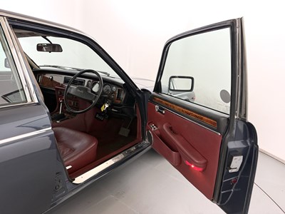 Lot 35 - 1990 Daimler Double-Six