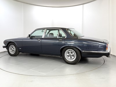 Lot 35 - 1990 Daimler Double-Six