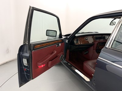 Lot 35 - 1990 Daimler Double-Six