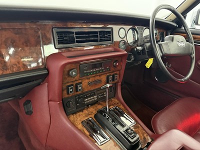 Lot 35 - 1990 Daimler Double-Six