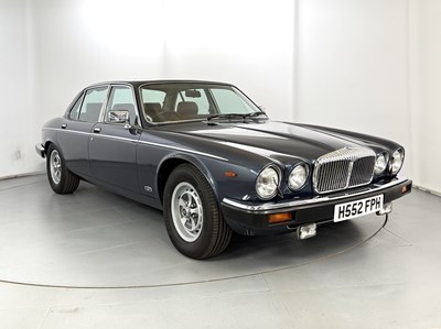 Lot 35 - 1990 Daimler Double-Six