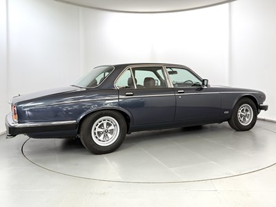 Lot 35 - 1990 Daimler Double-Six