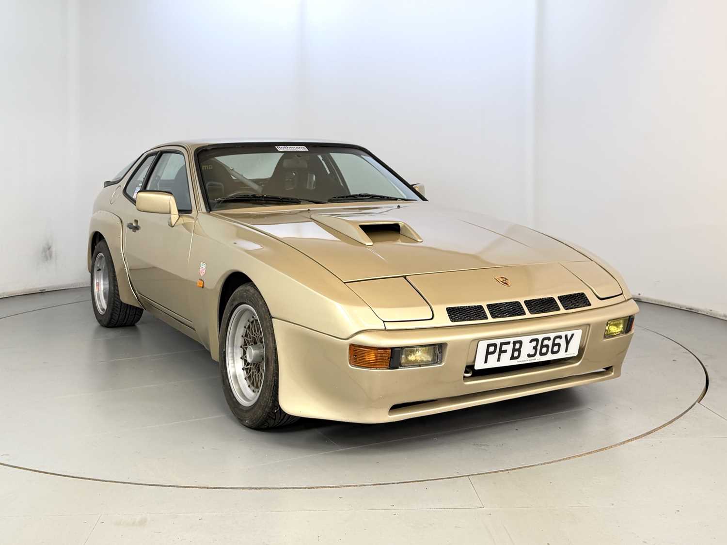 Lot 34 - 1983 Porsche 924