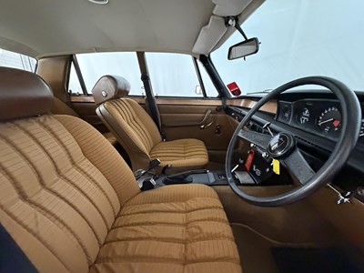 Lot 121 - 1975 Rover P6 3500