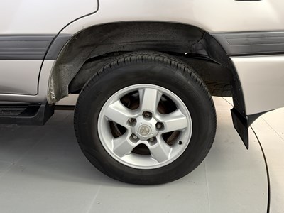Lot 2004 Toyota Land Cruiser Amazon