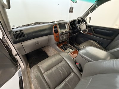 Lot 2004 Toyota Land Cruiser Amazon