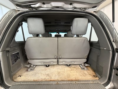 Lot 2004 Toyota Land Cruiser Amazon