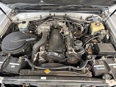 Lot 2004 Toyota Land Cruiser Amazon