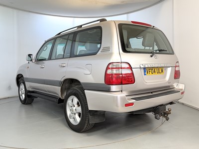 Lot 2004 Toyota Land Cruiser Amazon