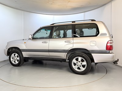 Lot 2004 Toyota Land Cruiser Amazon