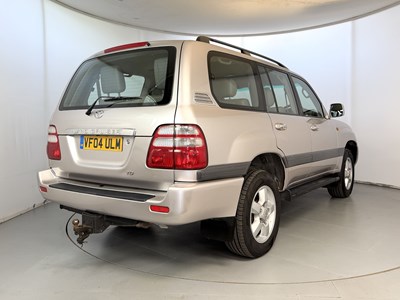 Lot 2004 Toyota Land Cruiser Amazon