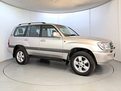 Lot 2004 Toyota Land Cruiser Amazon