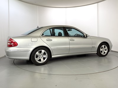 Lot 95 - 2003 Mercedes-Benz E320