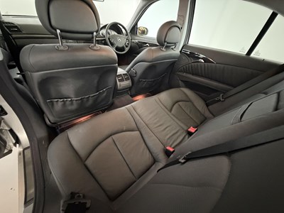 Lot 95 - 2003 Mercedes-Benz E320
