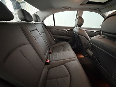 Lot 95 - 2003 Mercedes-Benz E320