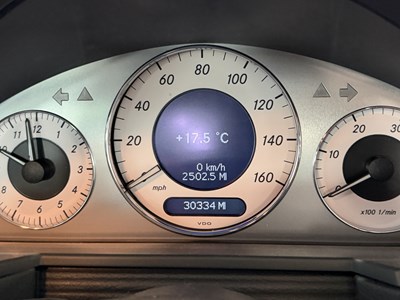 Lot 95 - 2003 Mercedes-Benz E320