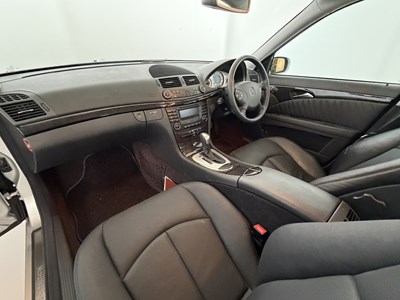 Lot 95 - 2003 Mercedes-Benz E320