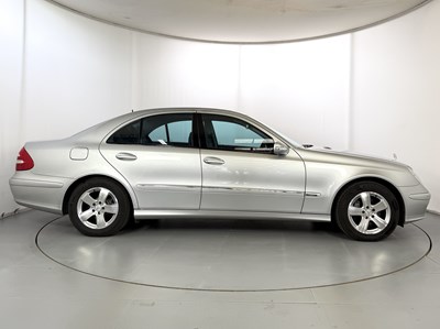 Lot 95 - 2003 Mercedes-Benz E320