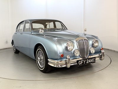 Lot 9 - 1967 Daimler 250