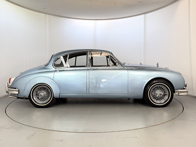 Lot 9 - 1967 Daimler 250
