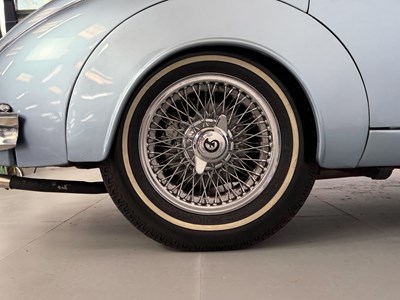 Lot 9 - 1967 Daimler 250