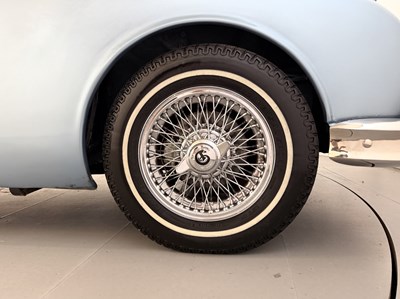Lot 9 - 1967 Daimler 250