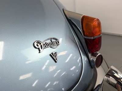 Lot 9 - 1967 Daimler 250