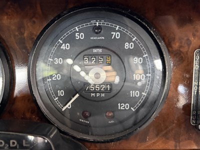 Lot 9 - 1967 Daimler 250
