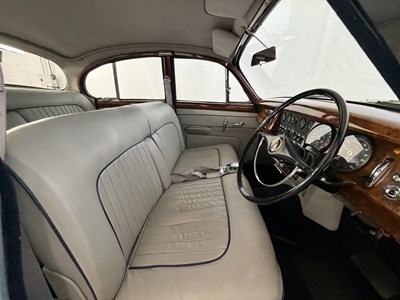 Lot 9 - 1967 Daimler 250