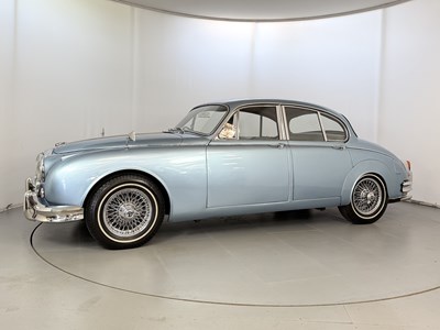 Lot 9 - 1967 Daimler 250