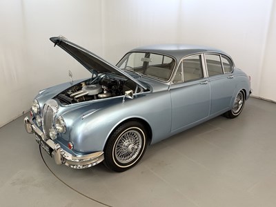 Lot 9 - 1967 Daimler 250