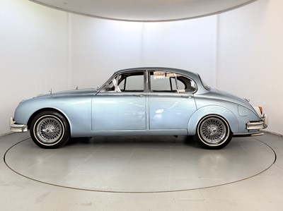 Lot 9 - 1967 Daimler 250