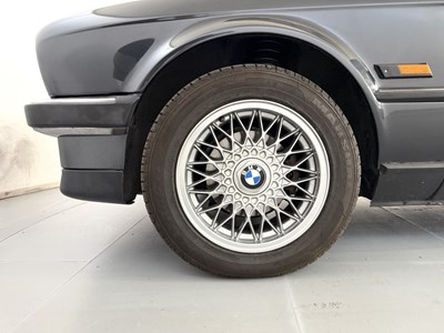 Lot 143 - 1988 BMW 325i