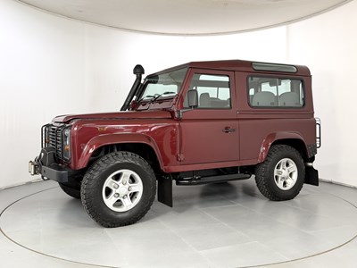 Lot 2005 Land Rover Defender County 90