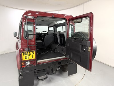 Lot 2005 Land Rover Defender County 90