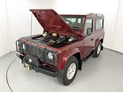 Lot 2005 Land Rover Defender County 90