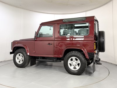 Lot 2005 Land Rover Defender County 90