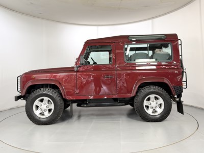 Lot 2005 Land Rover Defender County 90