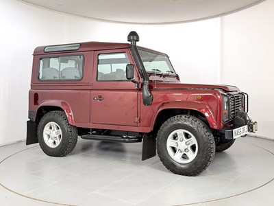 Lot 2005 Land Rover Defender County 90