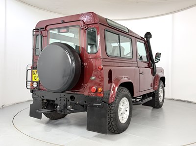 Lot 2005 Land Rover Defender County 90