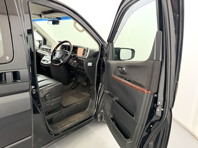 Lot 128 - 2007 Nissan Elgrand