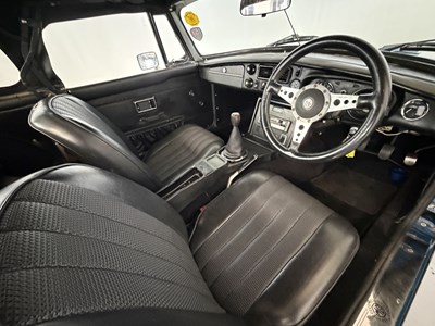 Lot 85 - 1972 MG B V8 Roadster
